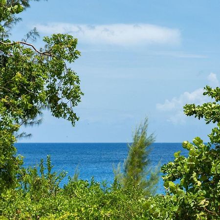 Sea Breezes At Siena Gardens West Bay Exteriör bild