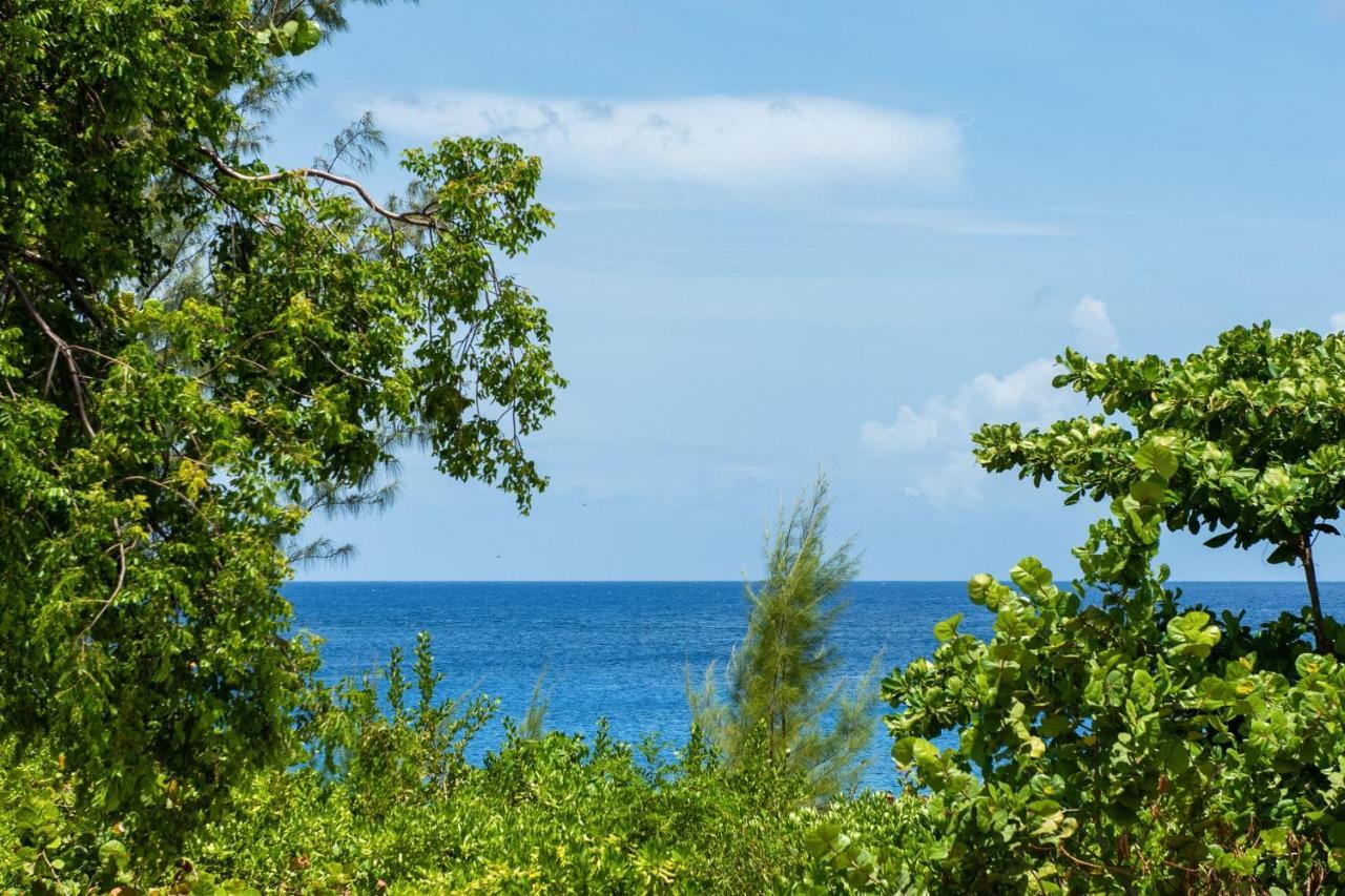 Sea Breezes At Siena Gardens West Bay Exteriör bild