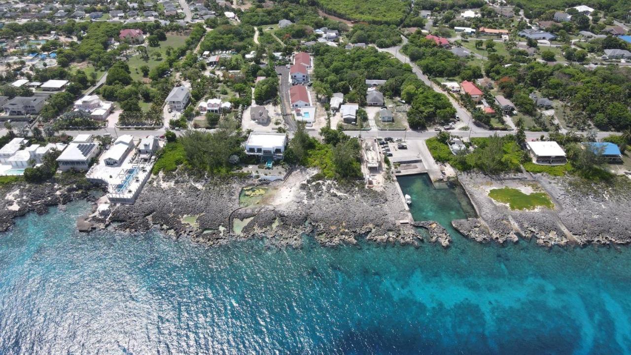 Sea Breezes At Siena Gardens West Bay Exteriör bild