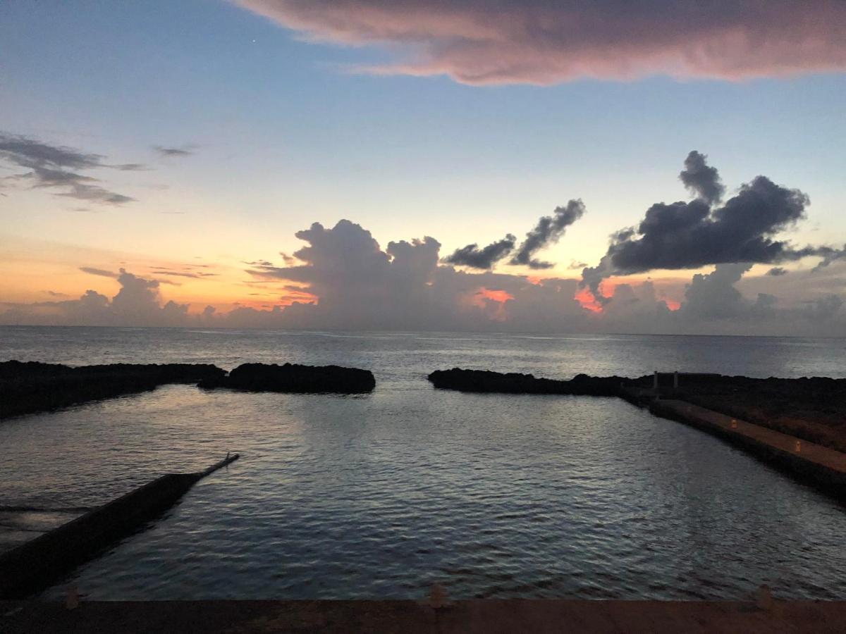 Sea Breezes At Siena Gardens West Bay Exteriör bild